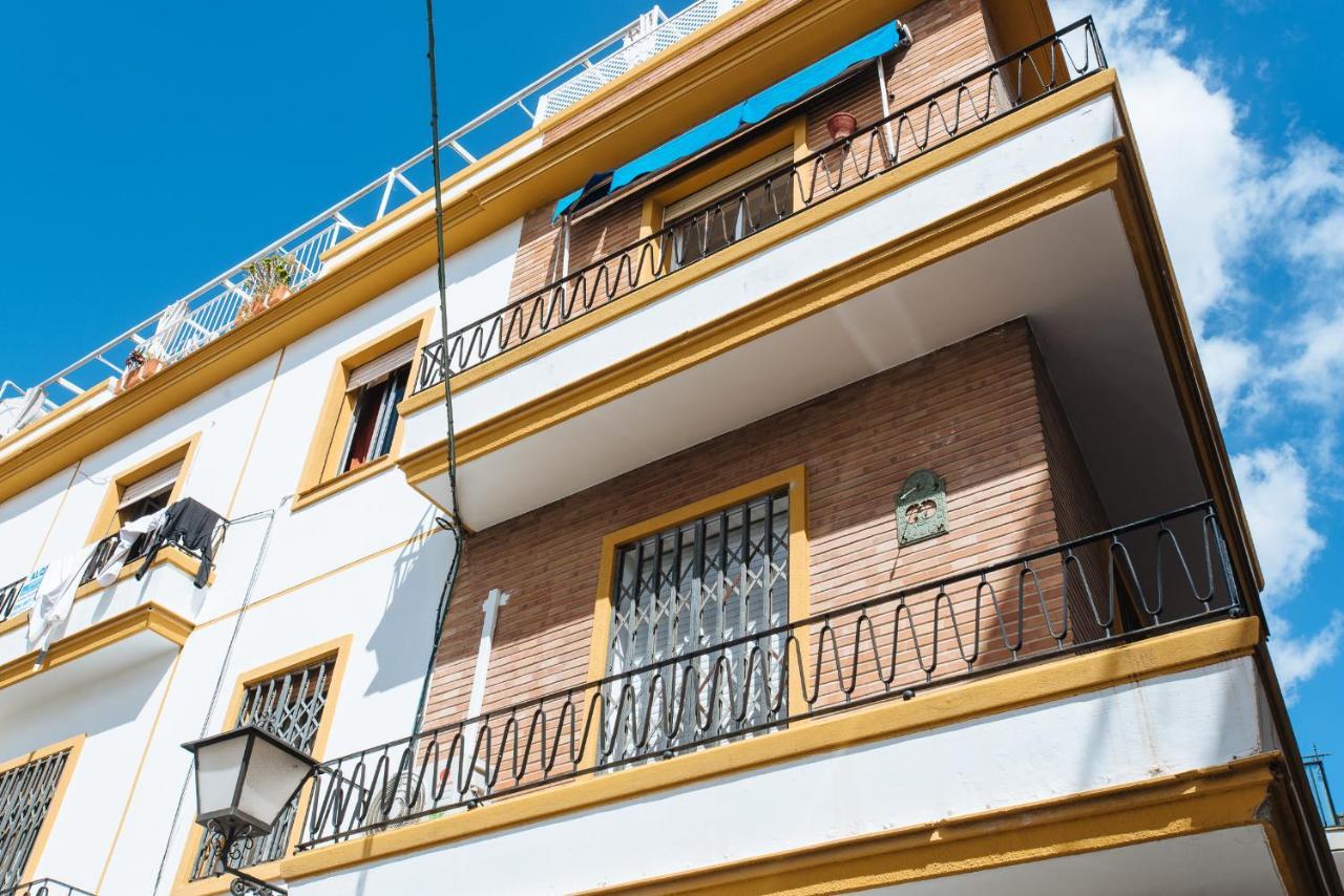 El Apartamento Del Reloj De Sol Севилья Экстерьер фото
